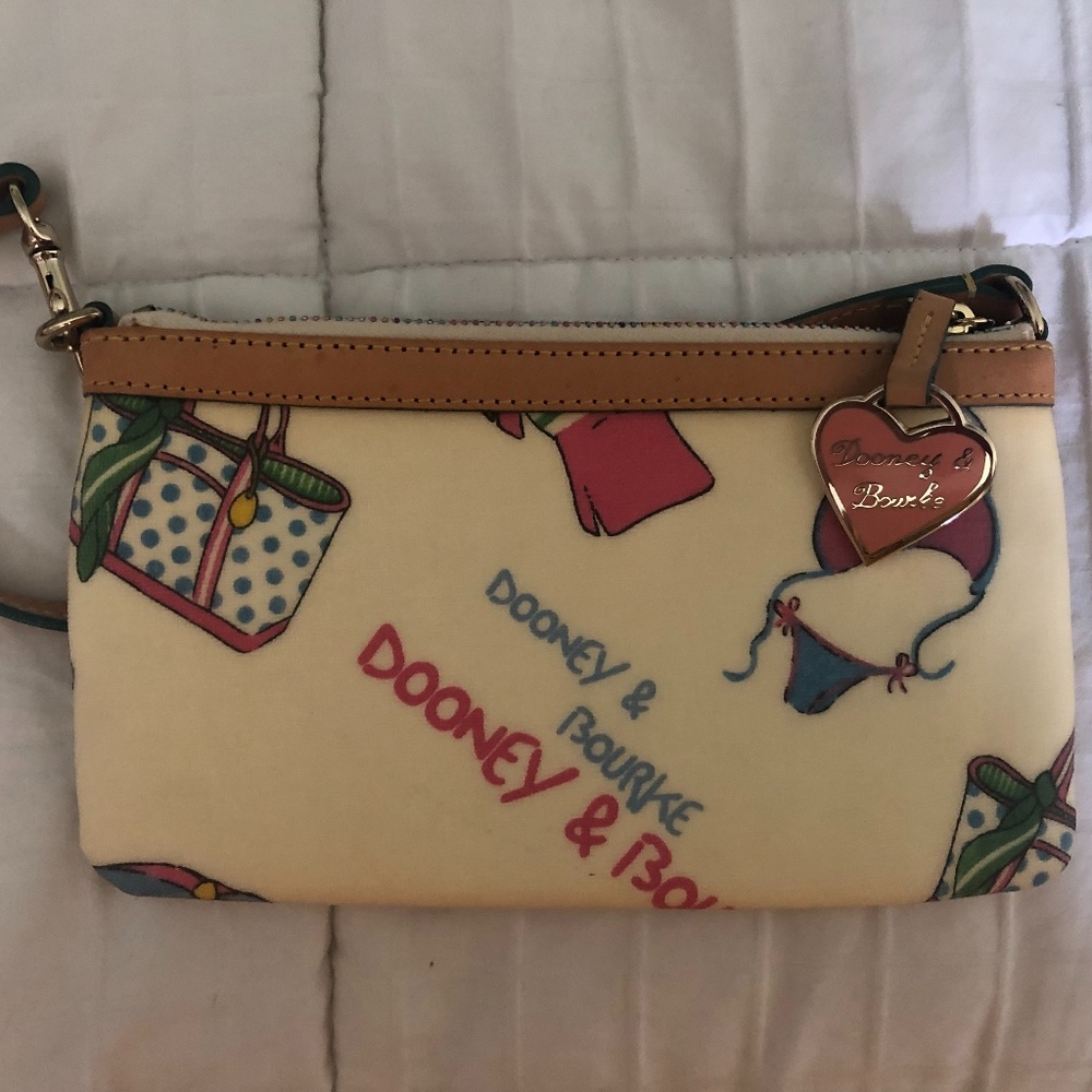 Dooney & Bourke wristlet